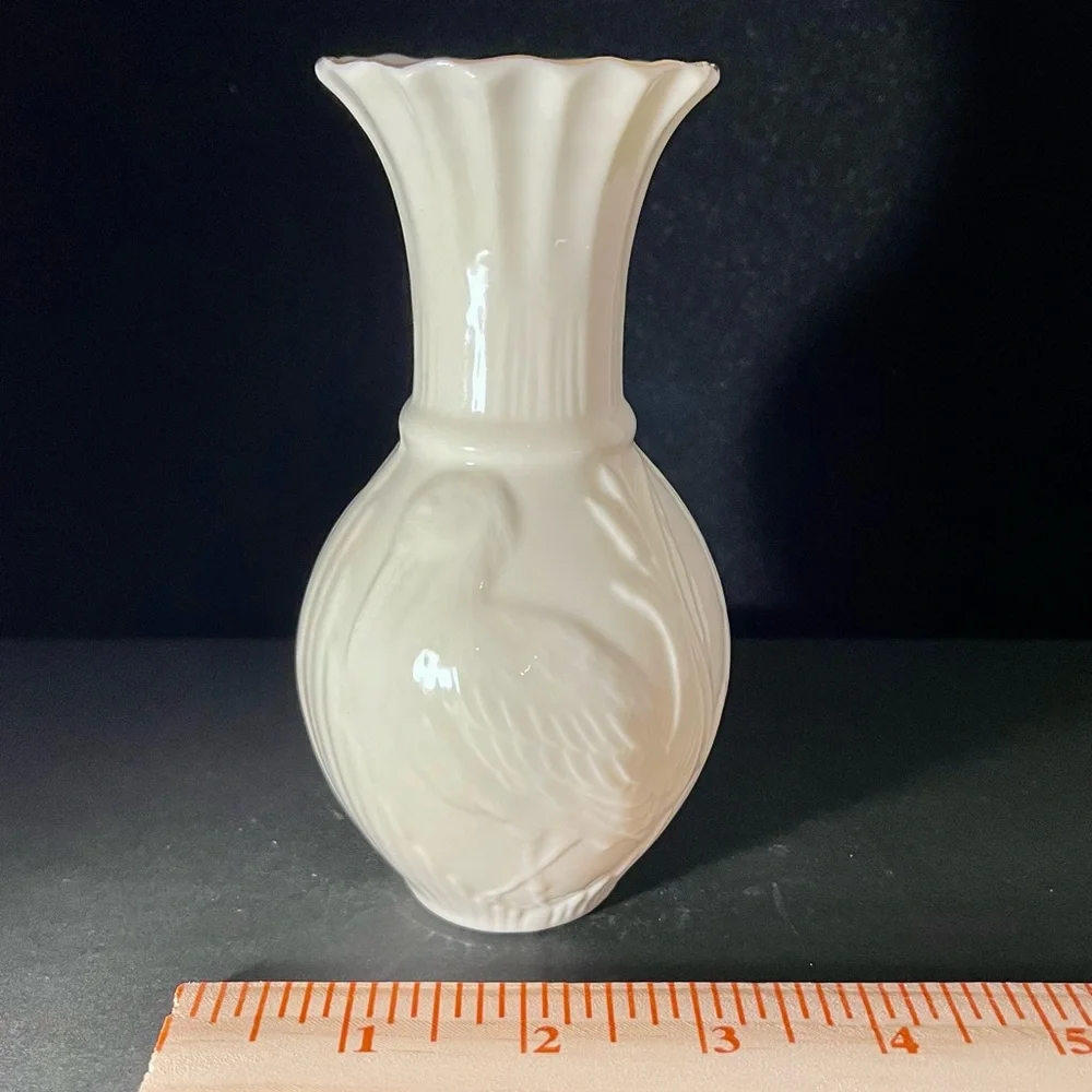 Vintage Belleek Ireland Collectors Society‎ Heron Swan Vase NWT